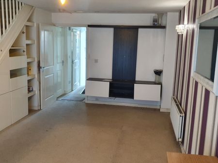 2 Bed Terraced House, Newhouse Road, G42 - Photo 3