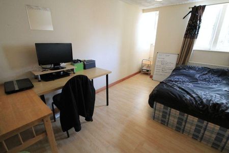 7 bedroom terraced house to rent - Photo 4