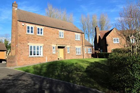 4 bedroom detached house to rent - Photo 5