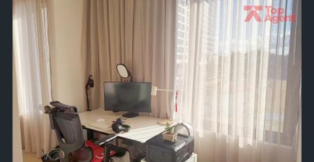 Luxury Master Bedroom for Rent in a Modern Townhouse – All Bills Included – Females Only - Photo 4