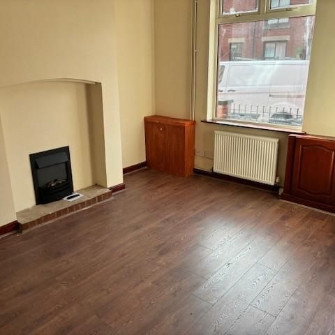 2 bedroom end of terrace house to rent - Photo 1