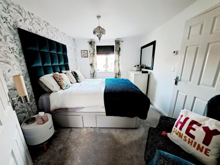 3 bedroom detached house to rent - Photo 3