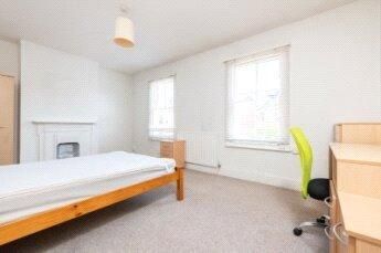 4 bedroom terraced house to rent - Photo 2