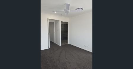 *BRAND NEW* 3 BEDROOM TOWNHOUSE AVAIL NOW-FULLY DUCTED AIRCON - Photo 2