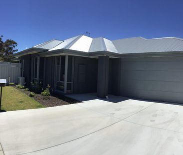 MODERN SECURED UNIT IN SOUTH BUNBURY!! - Photo 3