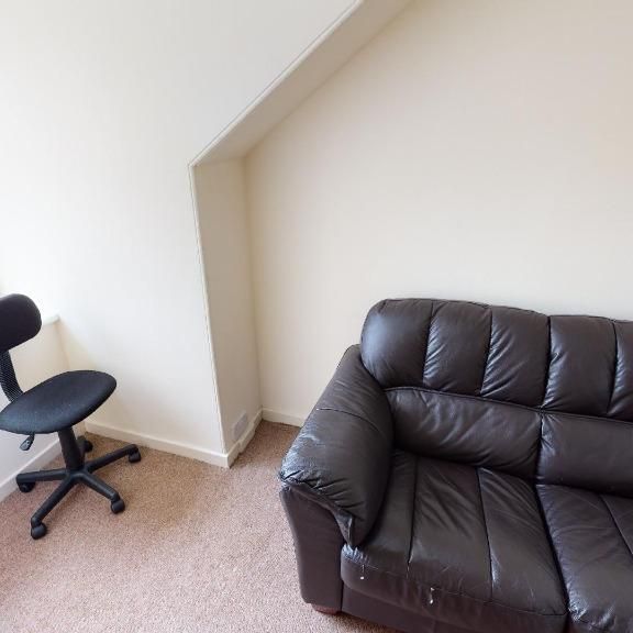 4 bedroom detached house to rent - Photo 1