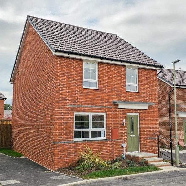 Rose Workman Road, Winnycroft, Gloucester - Photo 1