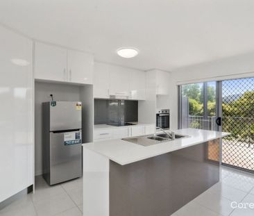 Get in quick to inspect! - Photo 2