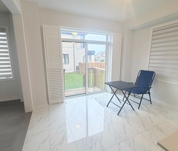 For Lease - 53 Woolacott Lane, Clarington, Ontario - Photo 6