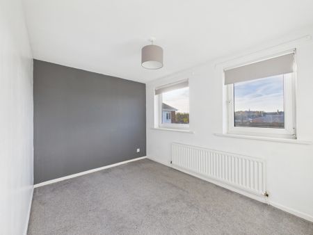 2 Bedroom Semi-Detached House - Photo 2