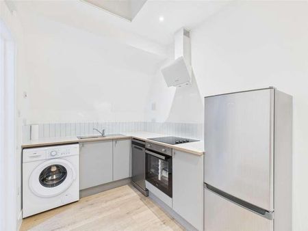 Wellington Passage, Wanstead, E11 - Photo 3