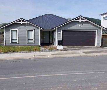 Single level 4-bedroom 2-bathroom house - Photo 2