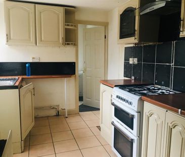 3 bedroom terraced house to rent - Photo 1