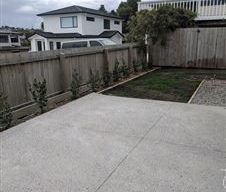 Short drive to Silverdale & Orewa! - Photo 1