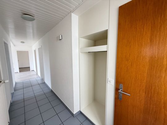 Rez de chaussée - Appartement pratique et abordable avec place de parc et JARDIN COMMUN - Foto 1