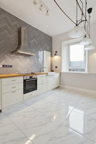 3/2, 24 Barrington Drive - Photo 5