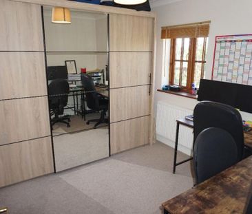 3 bedroom detached house to rent - Photo 2