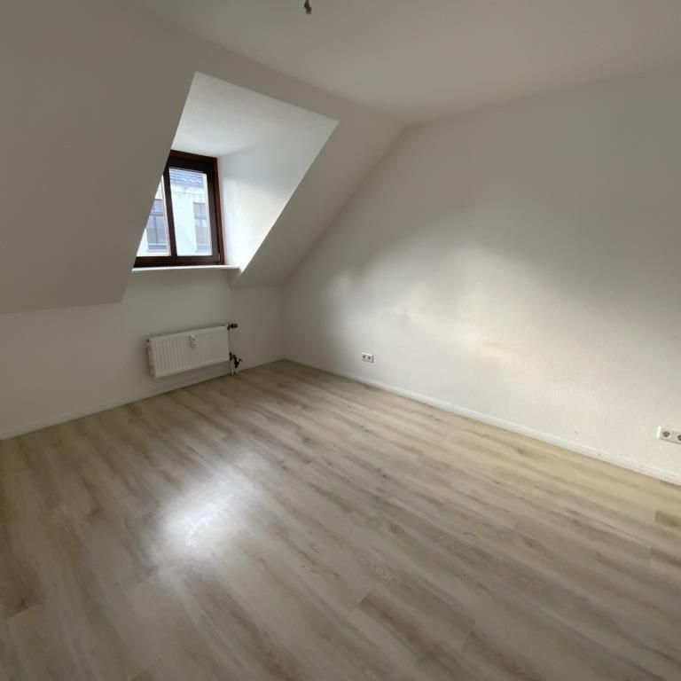 Ab sofort! Großzügige 3-Zimmer-Wohnung mit Laminat in Dortmund Dorstfeld - Photo 1