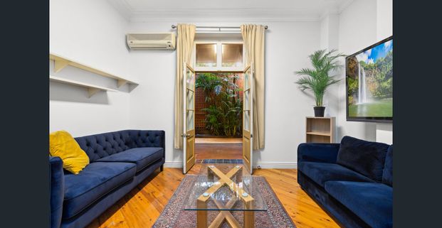 THREE BEDROOM FURNISHED TERRACE GARDEN APARTMENT - Photo 1