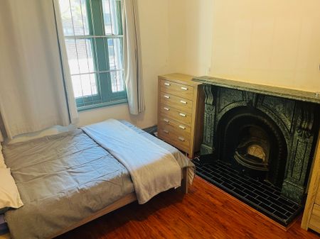 Darlington - Photo 2