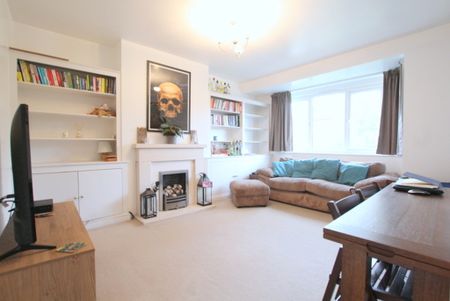 4 Bedroom Maisonette, Richmond Road, London - Photo 3