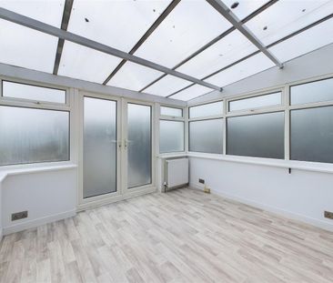 4 bedroom Semi-detached house to rent - Photo 1