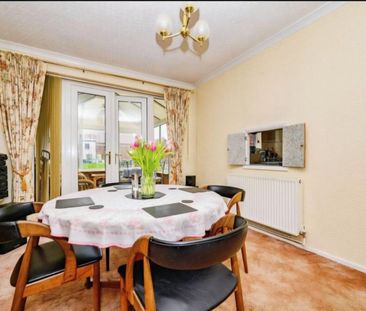 3 Bed Semi-Detached House, Swasedale Road, LU3 - Photo 5