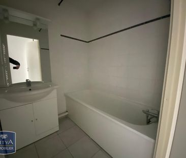 Location Appartement 2 pièces 47m² LE CATEAU CAMBRESIS 59360 - Photo 3