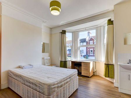 Hollingbury Road Room 3 - Photo 3