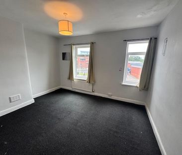 3 bedroom terraced house to rent - Photo 4