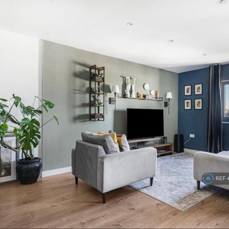 1 bedroom in a flat share to rent - Photo 1
