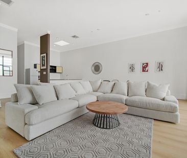 4.5 Star Hotel, Top Floor Fully Furnished Apartment - Photo 3