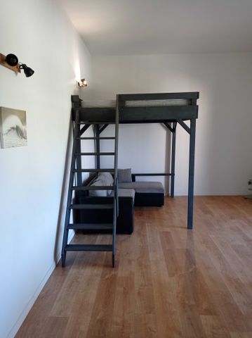Location Appartement 1 pièce 45m² ST PAUL 97434 - Photo 3
