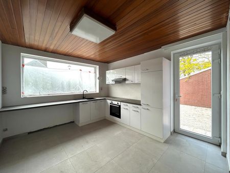Recent gerenoveerde halfopen bebouwing met 4 kamers te Marialoop (Meulebeke)! - Photo 2