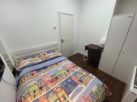 Room in a Shared Flat, Lawrence House, EC1V - Photo 4