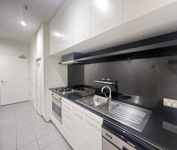 Fully Furnished 1 Bedroom @ CBD - Photo 5