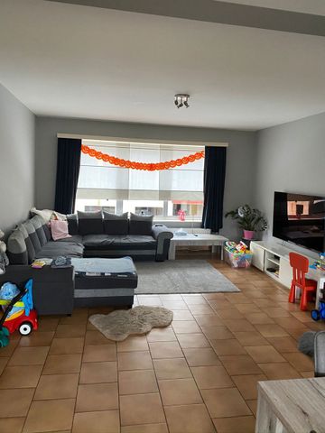 Ruime bel-etagewoning met 3 slaapkamers. - Foto 2