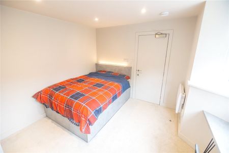 1 Orchard Terrace, Newsome, Huddersfi... - Photo 4