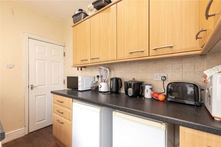 1 bedroom semi-detached house to rent - Photo 4