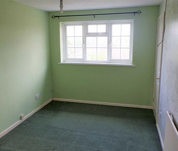 2 Bed House - End Terrace - Photo 3