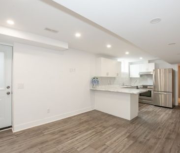 8487 Jennifer Cres, Niagara Falls - All Inclusive 1 Bedroom Unit - Photo 2