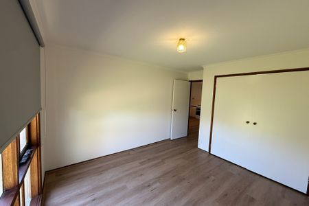 5 Camdale Close, Hampton Park VIC - Photo 2