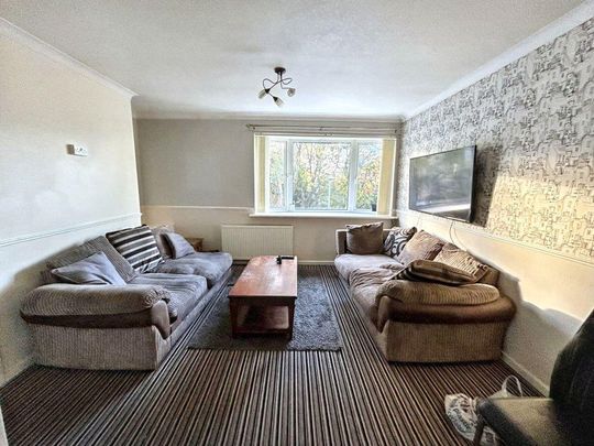 2 bed upper flat to rent in NE16 - Photo 1