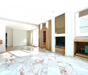 Villa de caractère de 364 m² - 4 chr & Jardin arboré de 750 m² - Photo 5