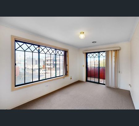 1/238 Buckley Street, Essendon, Vic 3040 - Photo 2