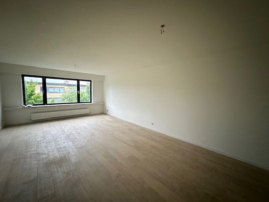 Volledig gerenoveerd 2 slpk appartement. - Foto 1