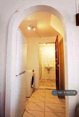 4 bedroom terraced house to rent - Photo 1