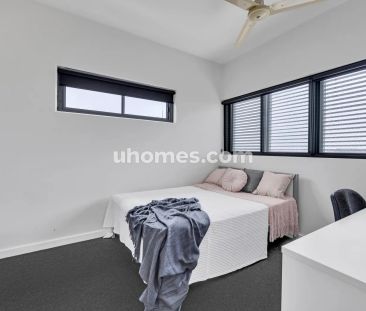 1 Bedroom Apartment Premium - Photo 2