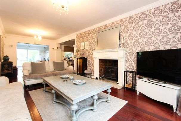 4 bedroom detached house to rent - Photo 1