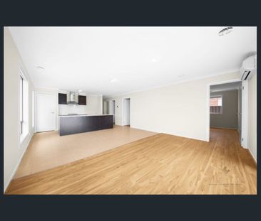 Spacious Family Living with 4 Bedrooms, 2 Living Areas & Modern Com... - Photo 1